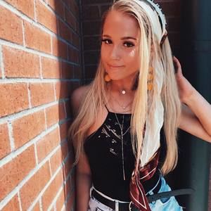 Meet your Posher, Gabi